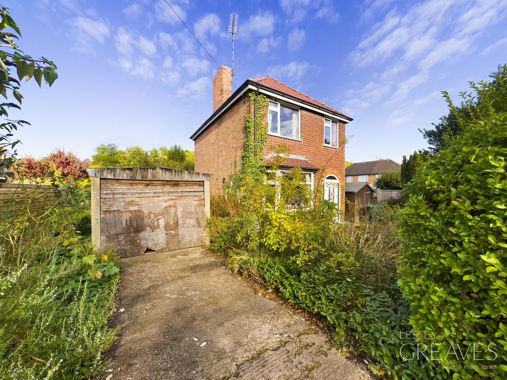 Chesterfield Drive Burton Joyce Nottingham 3 Bed Detached House £