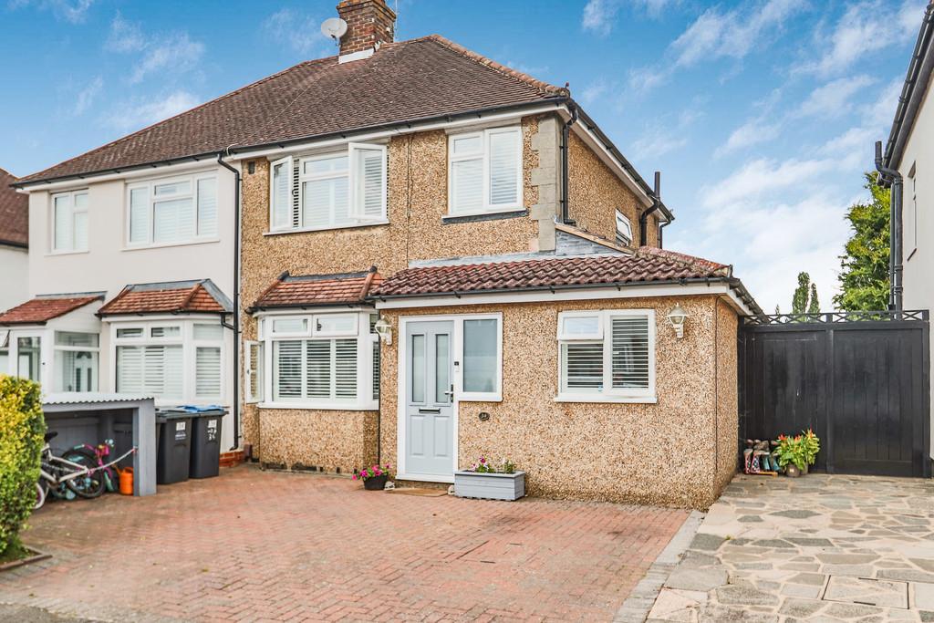 The Crossways, Coulsdon 3 bed semidetached house for sale £575,000