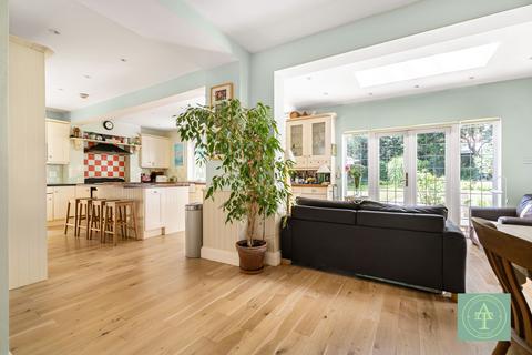 6 bedroom detached house for sale, Powys Lane, Southgate, London, N14