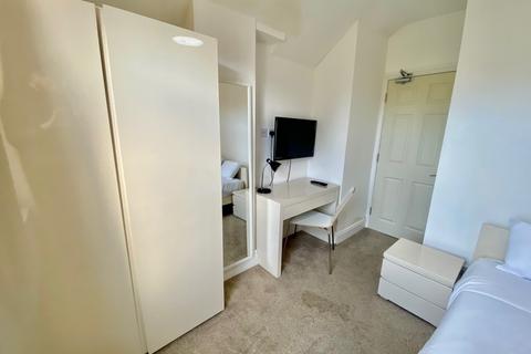 1 bedroom in a house share to rent - 4 Bishops Road