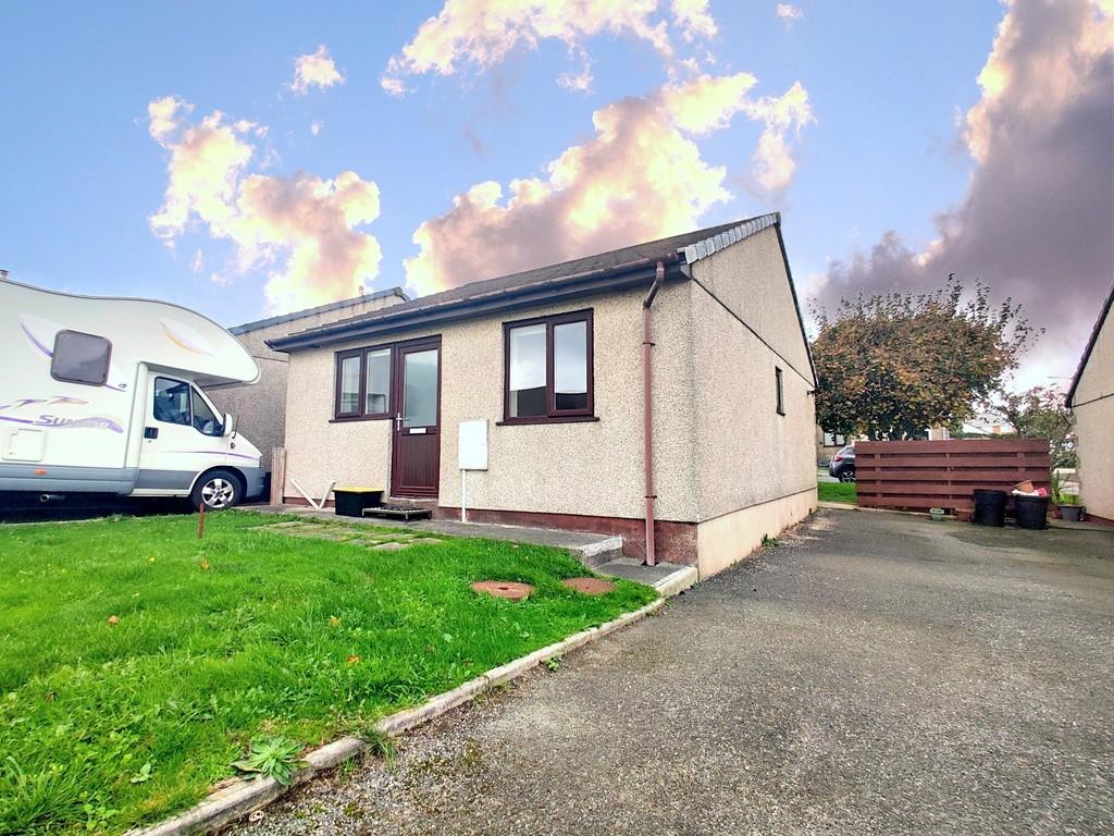 Mount Hawke 2 bed detached bungalow to rent £850 pcm (£196 pw)