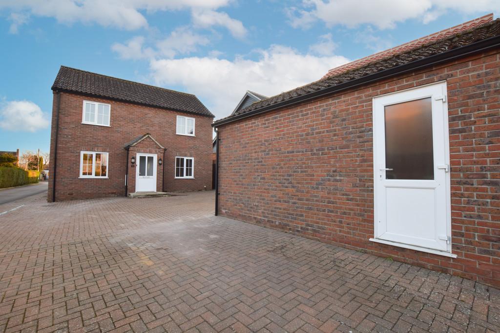 Dersingham 3 bed detached house for sale £395,000