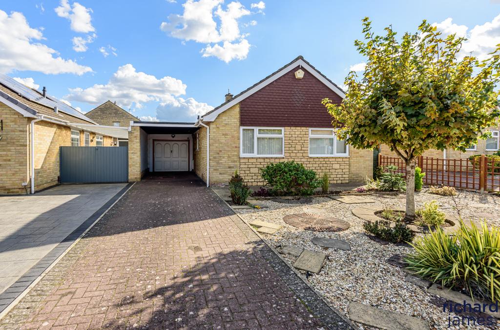 Severn Avenue, Greenmeadow, Swindon, Wiltshire, SN25 3 bed bungalow for