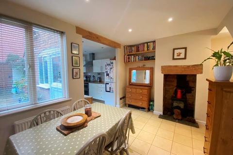 2 bedroom end of terrace house for sale - The Leys, Evesham