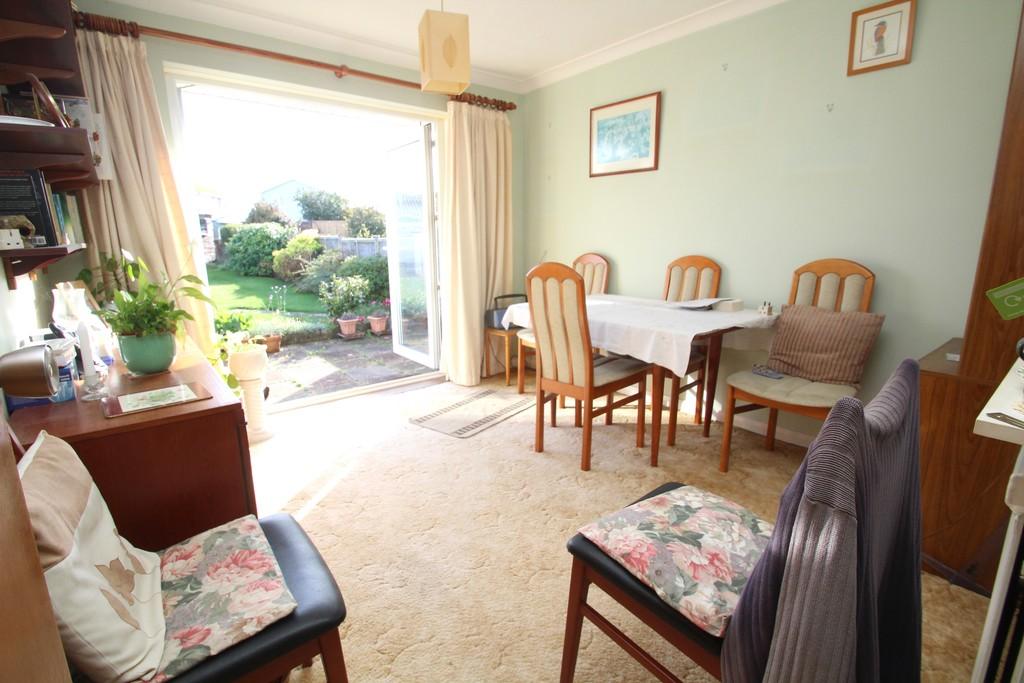Windward Close, Littlehampton 2 bed semidetached bungalow for sale £