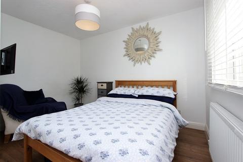 64 Ferndale Road, Banstead, SM7 2EX
