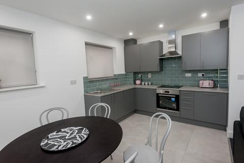 5 bedroom apartment to rent, Milton Place, Salford