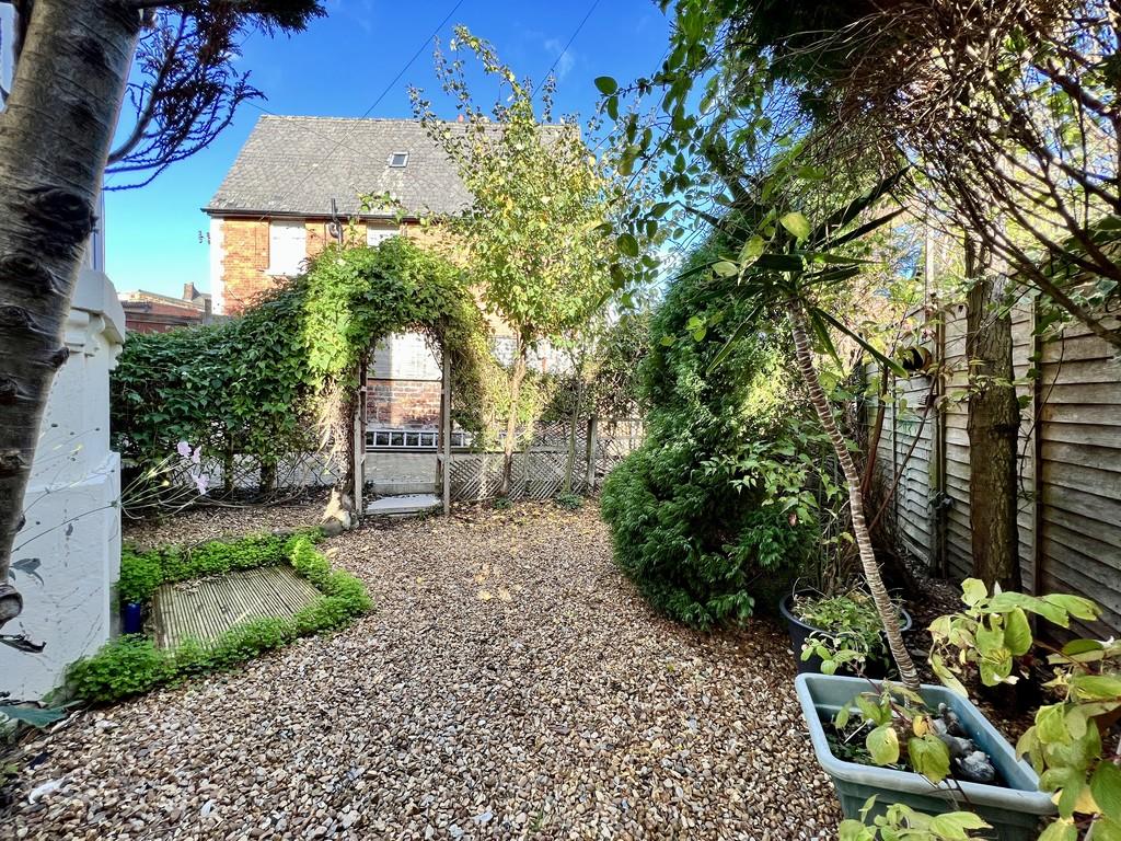 Londesborough Road, Scarborough 3 bed semidetached house £190,000