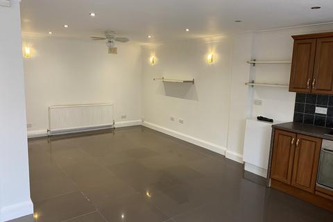 1 bedroom barn conversion to rent, Hillary Road, Southall