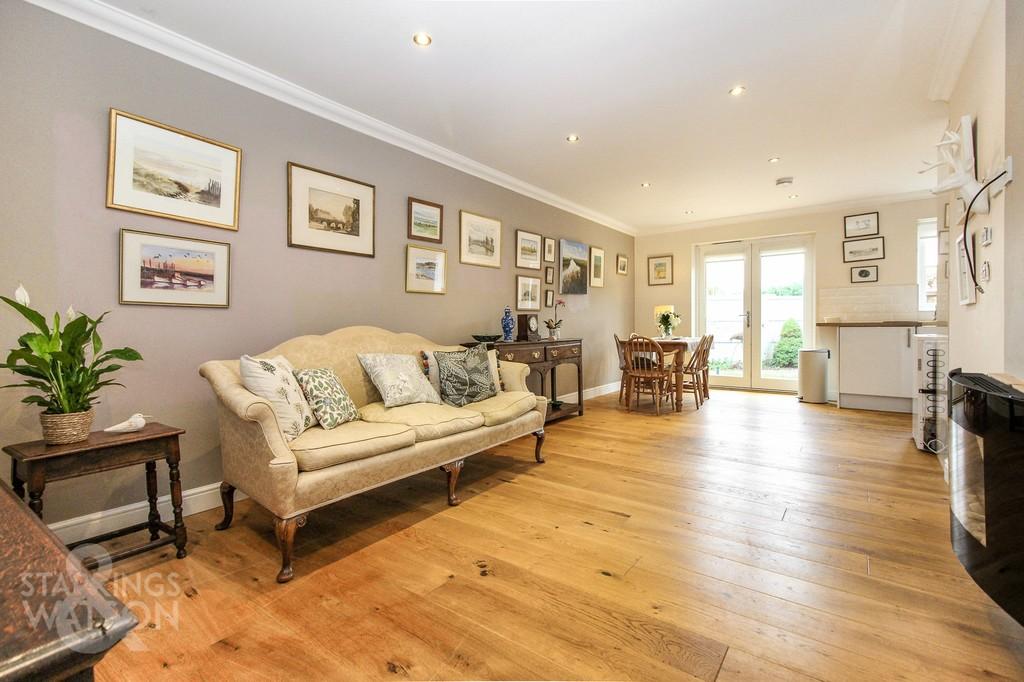 Greyhound Lane, Banham, Norwich 3 bed semidetached house for sale £