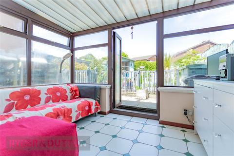 4 Chelsea Close, Shaw, Oldham, OL2 7TL