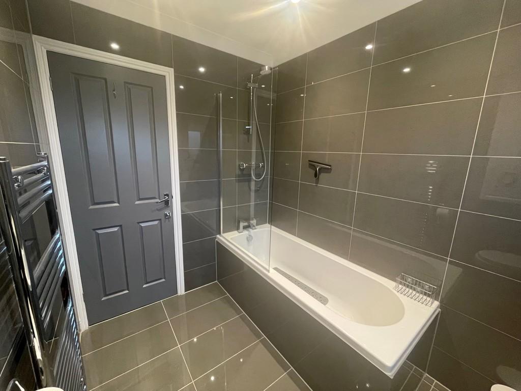 Henniker Gate, Chelmsford 1 bed in a house share £625 pcm (£144 pw)