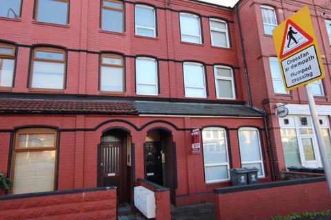 2 bedroom flat for sale - Penarth Road Cardiff CF11 6JT