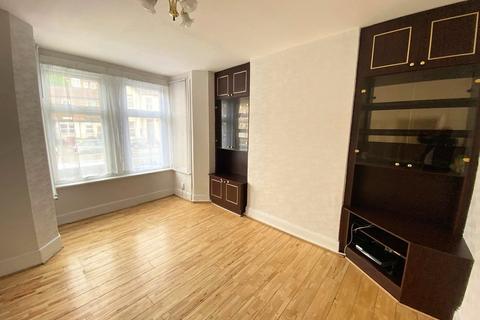 undefined, Warwick Road, Bounds Green, London, N11