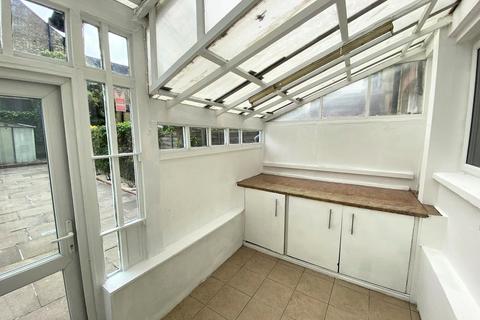 undefined, Warwick Road, Bounds Green, London, N11