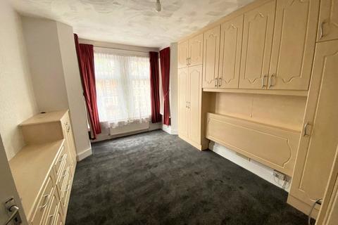 undefined, Warwick Road, Bounds Green, London, N11