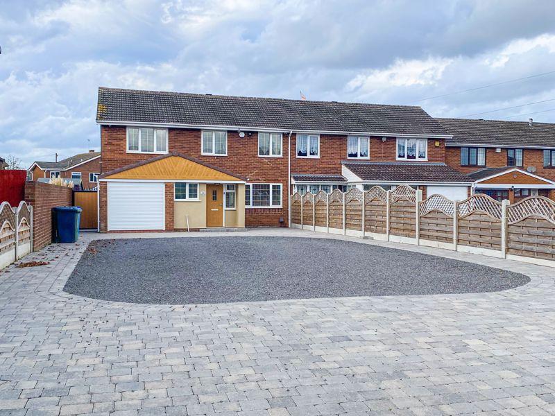 Hilton Lane, Great Wyrley, WS6 6DT 3 bed semidetached house £350,000
