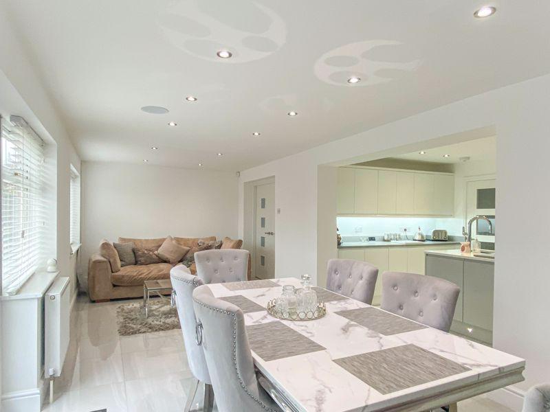 Hilton Lane, Great Wyrley, WS6 6DT 3 bed semidetached house £350,000