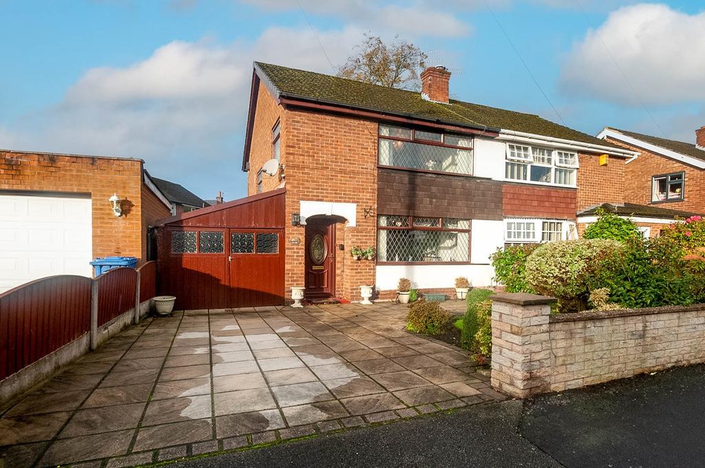Kenilworth Drive, Padgate, Warrington, WA1 3 bed semidetached house