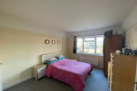 3 bedroom flat to rent, Anscombe Road, Worthing, West Sussex, BN11 5EN