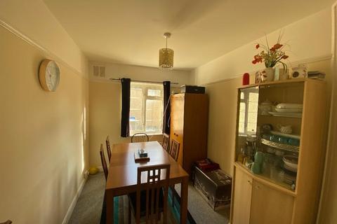 3 bedroom flat to rent, Anscombe Road, Worthing, West Sussex, BN11 5EN
