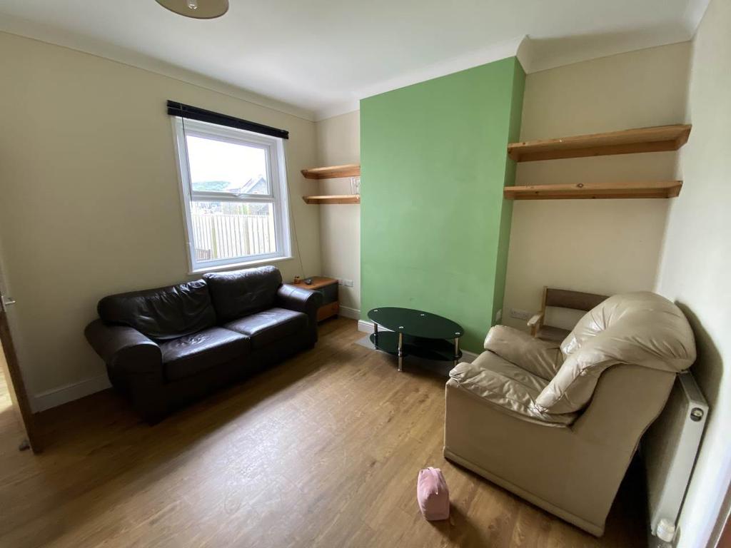 The Firs, Penglais Road, Aberystwyth 6 bed house £2,469 pcm (£570 pw)