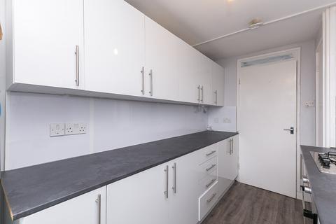170c Duddingston Park South, Edinburgh, EH15 3EQ