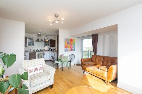 2 bedroom flat for sale - Drybrough Crescent, Edinburgh, EH16