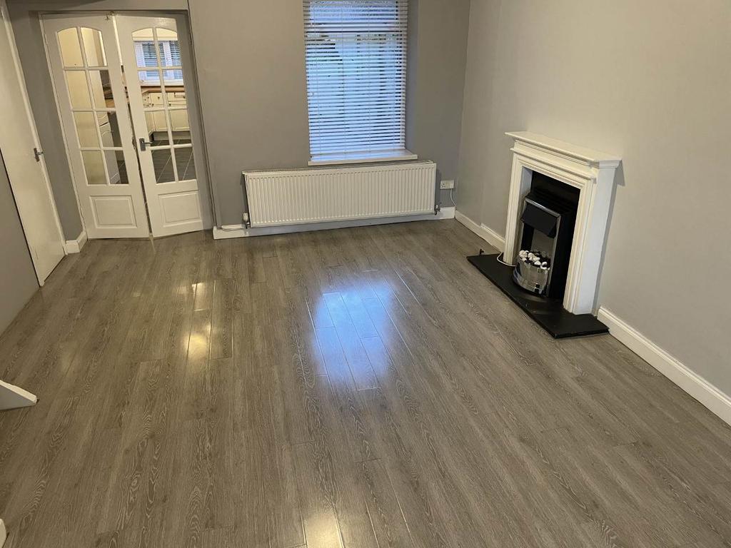 Springfield Street, Morriston, Swansea 3 bed house £825 pcm (£190 pw)