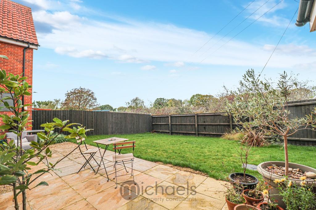 Fox Earth Close, Capel St Mary, Capel... 3 bed semidetached house £