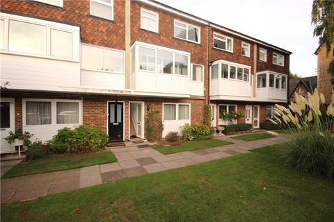 2 bedroom maisonette to rent, Glebe Court, Cross Lanes, Guildford, Surrey, GU1