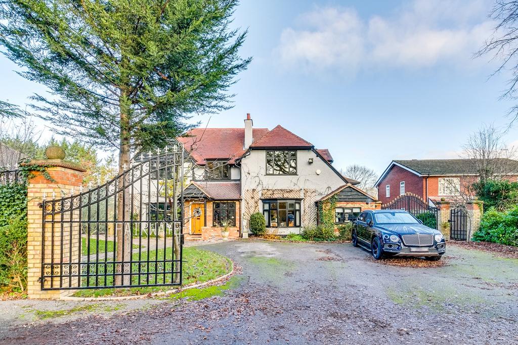 Bromham Road, Biddenham, Bedford, MK40 5 bed detached house for sale