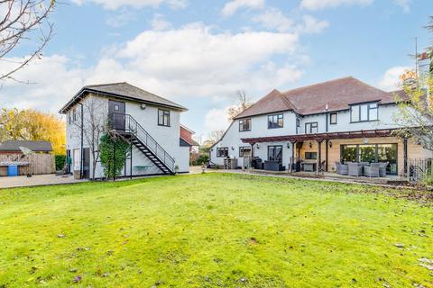 5 bedroom detached house for sale, Bromham Road, Biddenham, Bedford, MK40