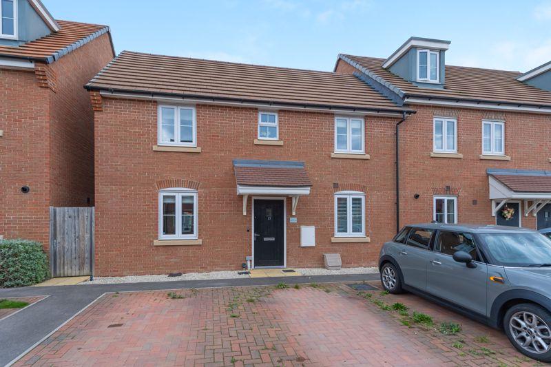 Barn Owl Way, Didcot 3 bed semidetached house for sale £369,950