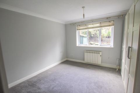 1 bedroom flat for sale, St Martins Way, Battle, TN33