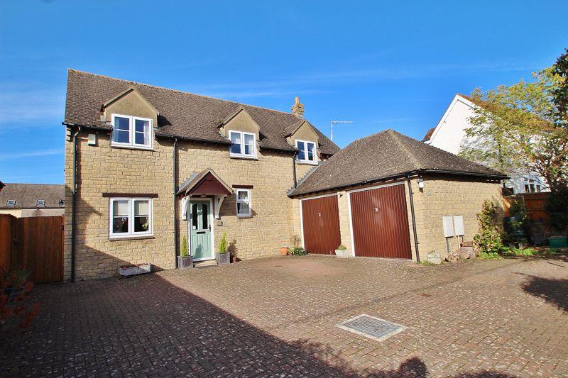 LONG HANBOROUGH, Witney Road OX29 8BJ 4 bed detached house for sale £