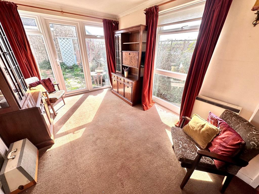 Lockington Crescent, Stowmarket, IP14 3 bed detached house for sale £