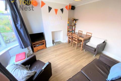 4 bedroom semi-detached house to rent, St. Michaels Lane, Headingley, Leeds, LS6 3BR