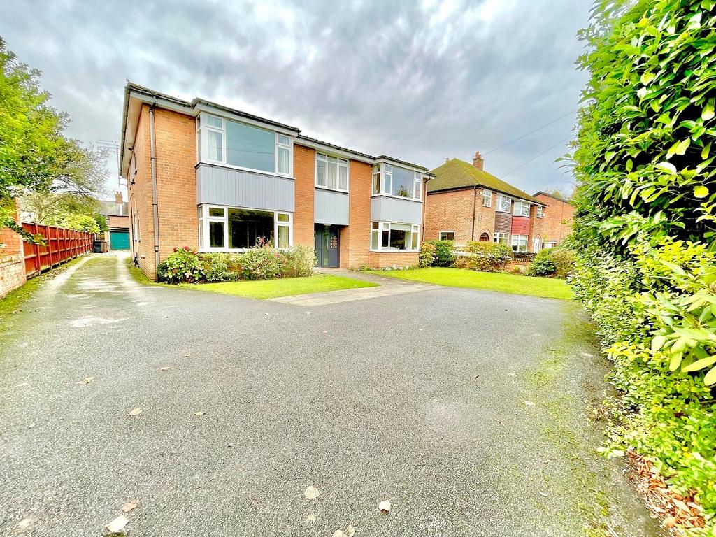 16 Ryeground Lane, Formby, Liverpool, L37 2 bed apartment for sale £
