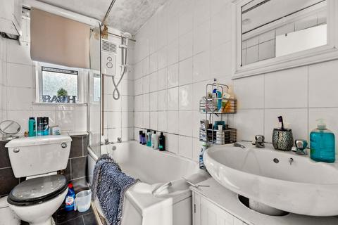 2 bedroom flat for sale - Napier Road, Dover, CT16