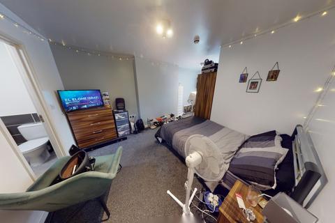 3 bedroom flat to rent, Flat 2 The Gregory, 214 Ilkeston Road, Nottingham, NG7 3HG
