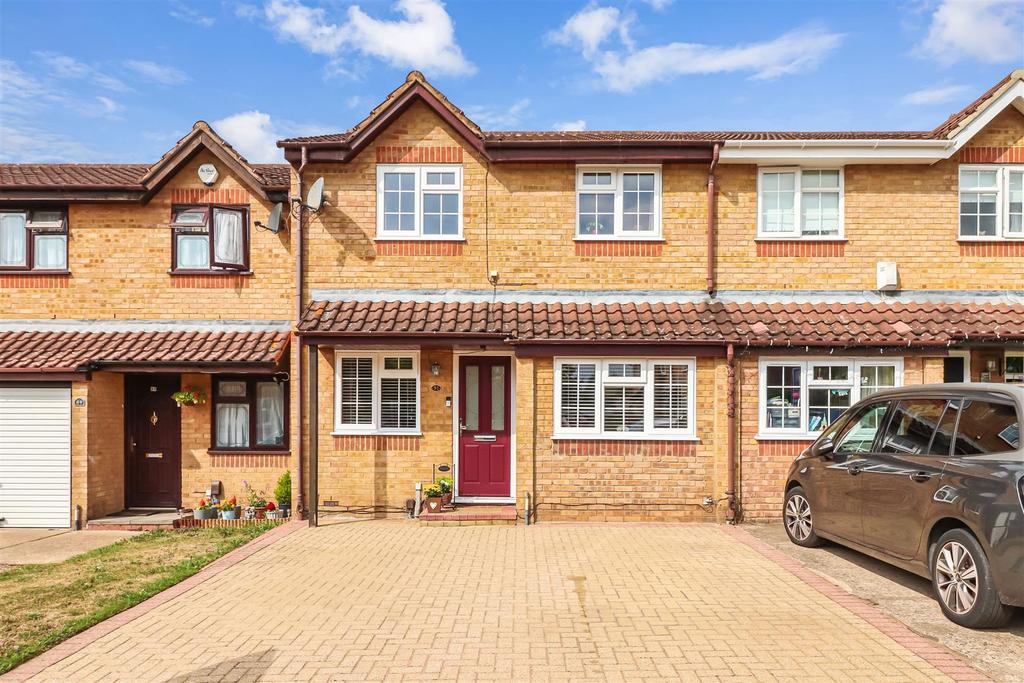 Lowestoft Drive, Cippenham 3 bed terraced house £450,000