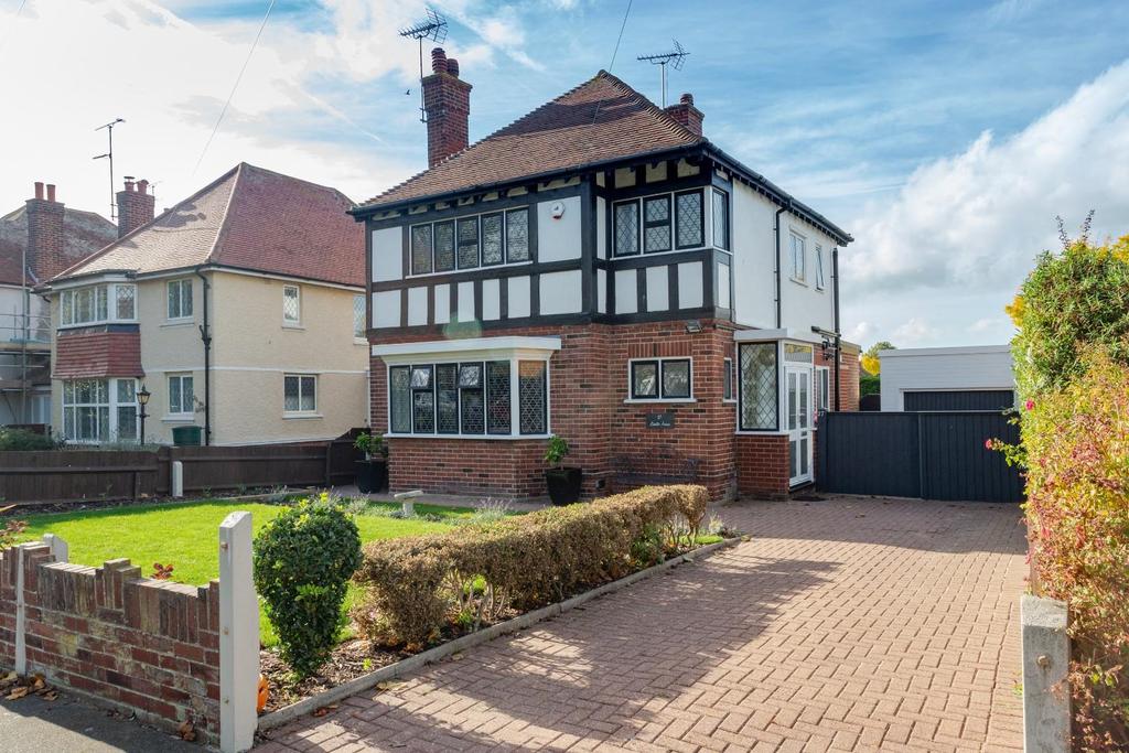 Leicester Avenue, Cliftonville, Margate 3 bed detached house £625,000