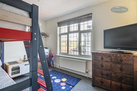 2 Linden Crescent, Stocksbridge, Sheffield, S36 1DF