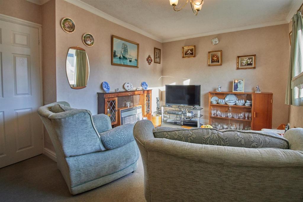 Alexander Avenue, Earl Shilton 2 bed semidetached house £170,000