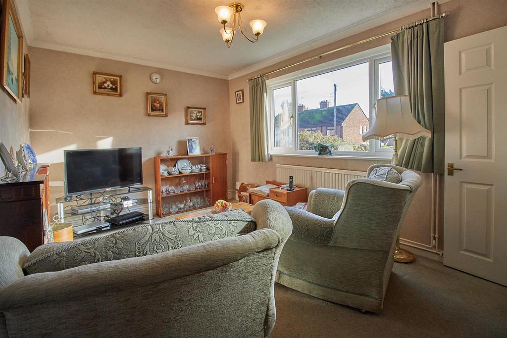 Alexander Avenue, Earl Shilton 2 bed semidetached house £170,000