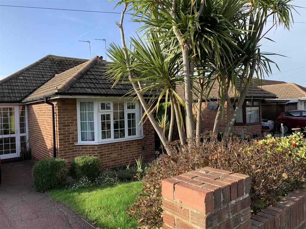 Fairfield Road, Broadstairs 2 bed bungalow £1,000 pcm (£231 pw)