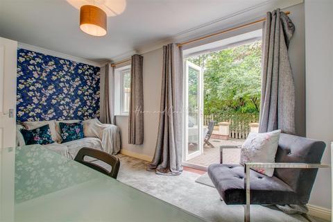 3 bedroom townhouse for sale - Threipland Drive, Cardiff