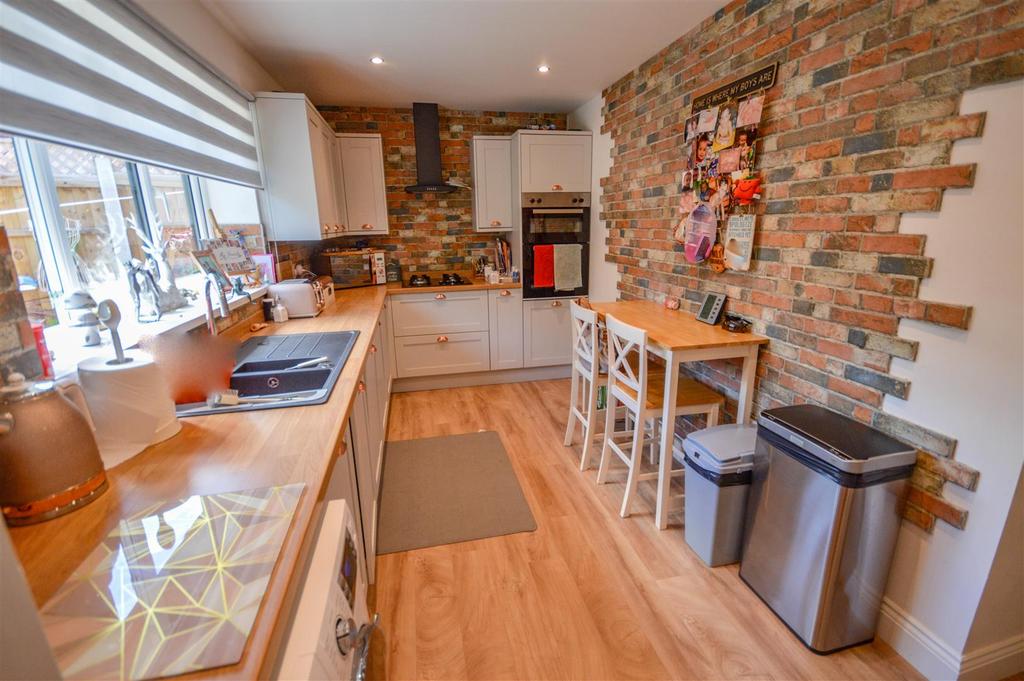 Draycott Road, North Wingfield, Chesterfield, S42 2 bed detached bungalow £245,000