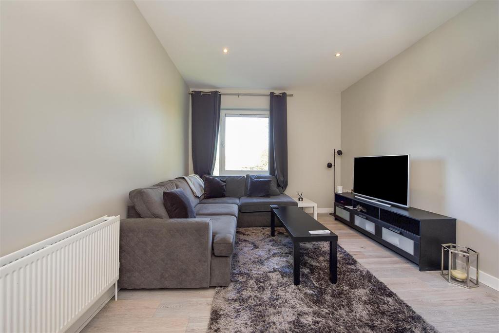 Union Lane, Isleworth 1 bed apartment for sale £290,000